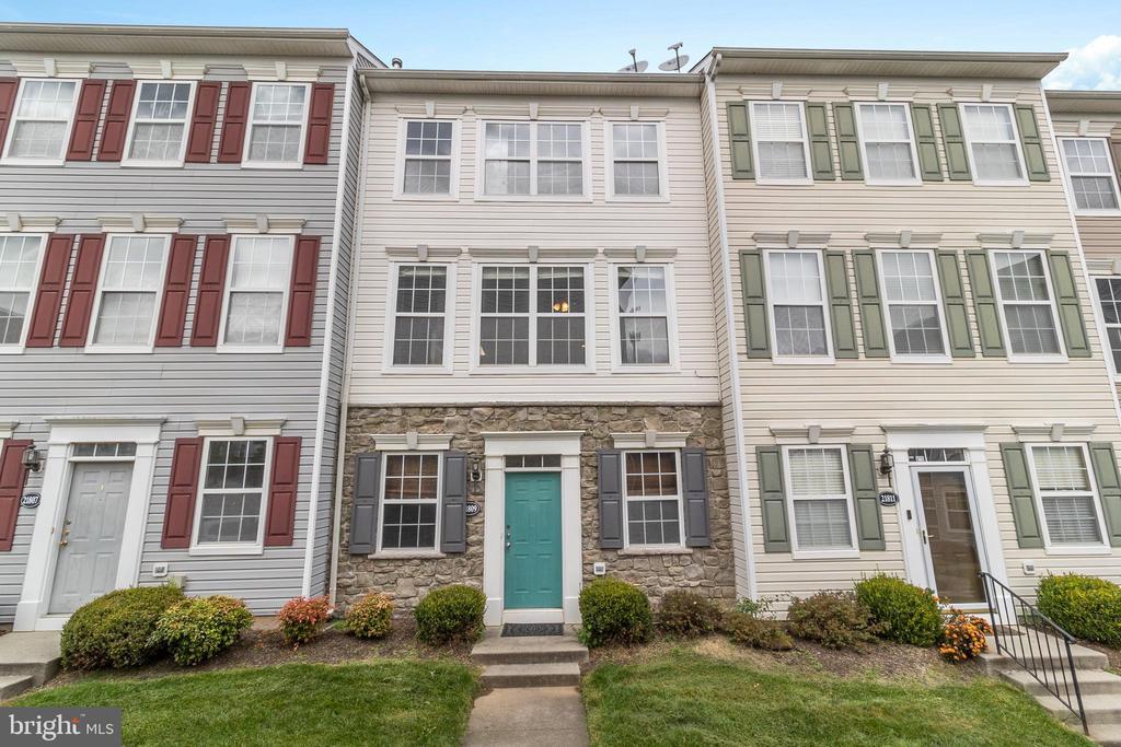 21809 Kelsey Square in Ashburn, VA - Building Photo