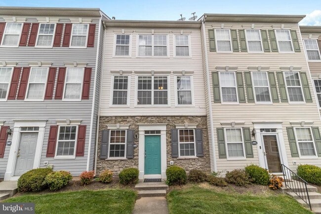 property at 21809 Kelsey Square