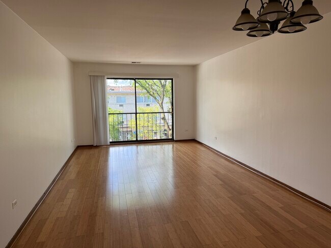 7427 N Western Ave in Chicago, IL - Foto de edificio - Building Photo