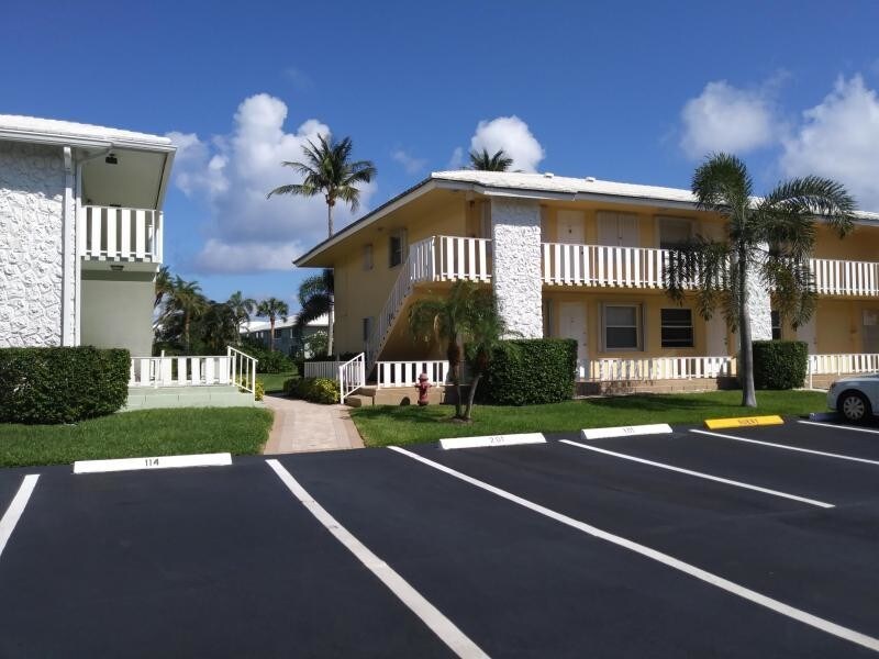 5520 N Ocean Blvd-Unit -101 in Boynton Beach, FL - Building Photo