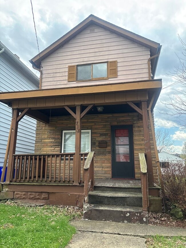 property at 712 E Reynolds St