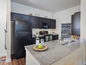 10148 Culebra Rd in San Antonio, TX - Building Photo - Building Photo