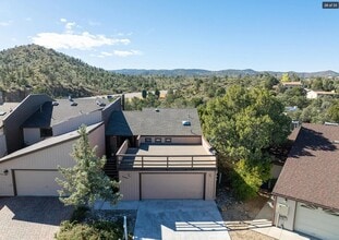 4944 Summit Cir in Prescott, AZ - Foto de edificio - Building Photo