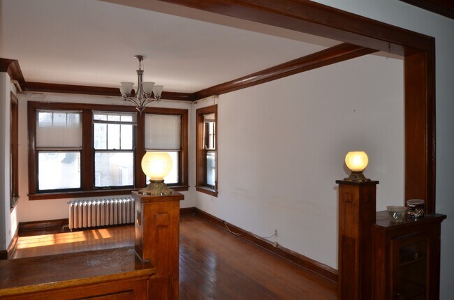 3352 S Lituanica Ave in Chicago, IL - Building Photo - Building Photo