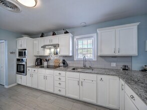 341 W Greenwood Ave in Aransas Pass, TX - Foto de edificio - Building Photo