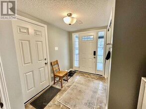798 Maloja Way in Ottawa, ON - Building Photo - Building Photo