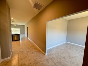 112 Lantana Rd in Rotonda West, FL - Building Photo - Building Photo