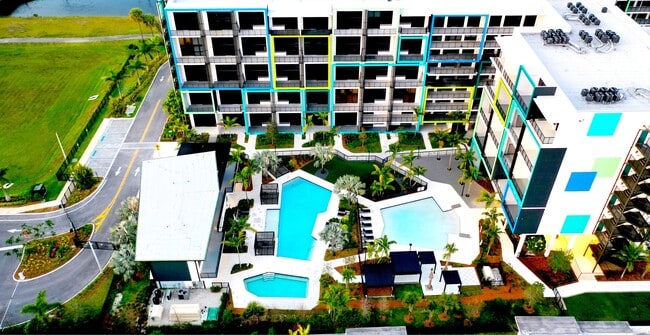Pixl in Plantation, FL - Foto de edificio - Building Photo
