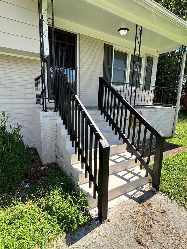 3704 Timbercrest Dr NW in Huntsville, AL - Building Photo - Building Photo