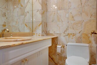 171 Great Neck Rd-Unit -3P in Great Neck Plaza, NY - Building Photo - Building Photo