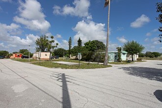 150 NW 68th St in Fort Lauderdale, FL - Foto de edificio - Building Photo