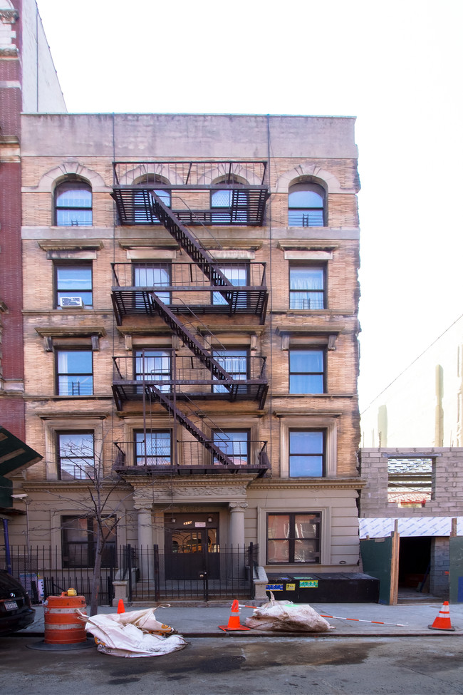 310 W 112th St in New York, NY - Building Photo - Building Photo