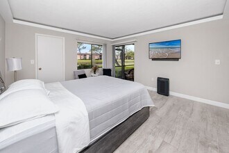 129 Lakeview Way in Oldsmar, FL - Building Photo - Building Photo