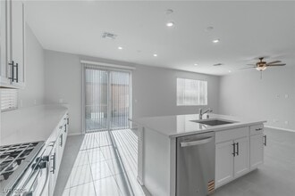 7845 Wolf Fang Ct in Las Vegas, NV - Building Photo - Building Photo