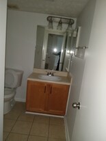 3005 Seven Pines Ln in Atlanta, GA - Building Photo