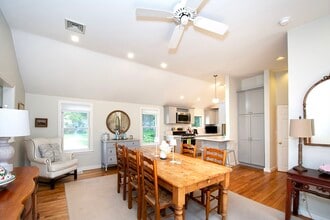 23 Priscilla Ave in Duxbury, MA - Foto de edificio - Building Photo