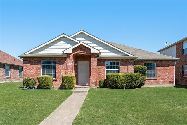 1217 Spring Water Dr in Lancaster, TX - Building Photo - Building Photo