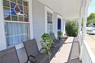 700 Thames St in Newport, RI - Foto de edificio - Building Photo