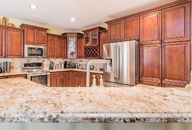 1379 NW 166th Ave in Pembroke Pines, FL - Building Photo - Building Photo