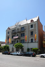 St. Andrews Manor Apartments - Charming Apartments in Los Angeles, CA - Building Photo - Building Photo