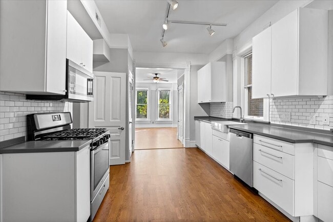 1102 N Wolcott Ave in Chicago, IL - Building Photo - Building Photo