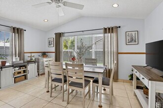 495 Carrington Ln in Weston, FL - Building Photo - Building Photo