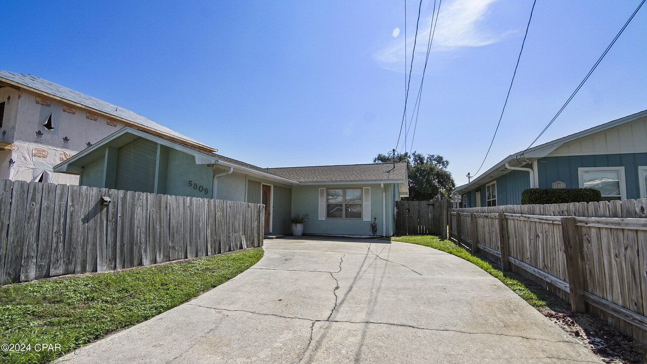 5809 Hilltop Ave in Panama City Beach, FL - Building Photo