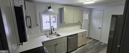 1040 Chestnut Rd in Orwigsburg, PA - Building Photo - Building Photo