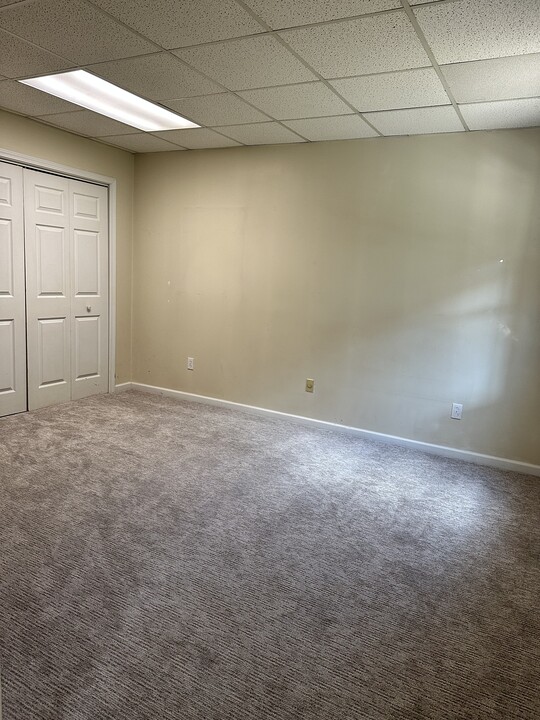 1305 Pond Springs Trce SW in Lilburn, GA - Foto de edificio