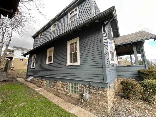 22 2nd St in Dravosburg, PA - Building Photo - Building Photo