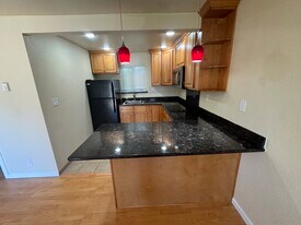 Fourth Circle in San Mateo, CA - Building Photo