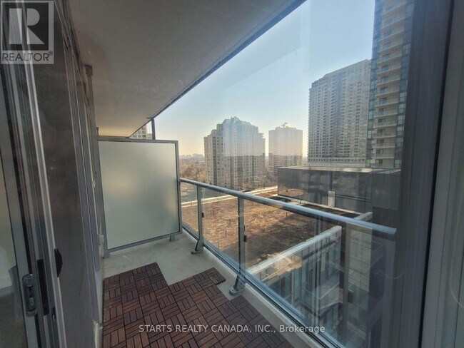 5180 Yonge St in Toronto, ON - Building Photo - Building Photo