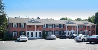 64 S Clinton Ave in Bay Shore, NY - Building Photo