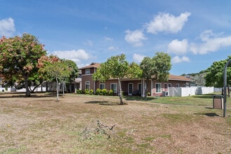 Island Palm Communities in Honolulu, HI - Building Photo - Building Photo