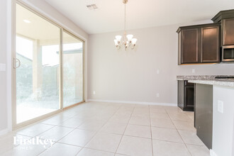 12348 W Northview Ave in Glendale, AZ - Building Photo - Building Photo