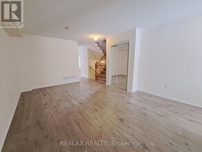 22 Quattro Ave in Richmond Hill, ON - Building Photo - Building Photo