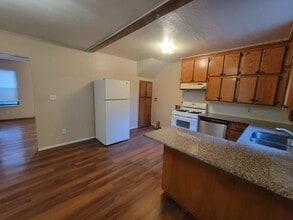 2721 NW 12th St in Oklahoma City, OK - Building Photo - Building Photo