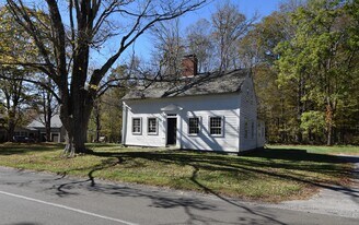 100 Bradford Corner Rd in Woodstock, CT - Building Photo