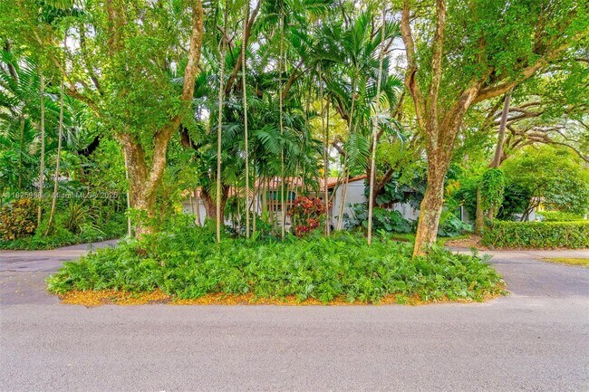 property at 5111 Maggiore St