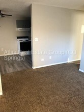 415 St Vrain Pl-Unit -101 in Colorado Springs, CO - Building Photo - Building Photo