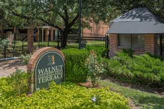 Walnut Terrace Apartments in Houston, TX - Building Photo - Building Photo