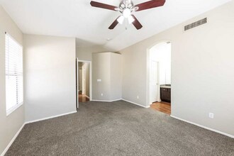 2460 S Navajo Way in Chandler, AZ - Building Photo - Building Photo