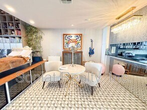 7300 Lakeshore Dr in New Orleans, LA - Building Photo - Building Photo