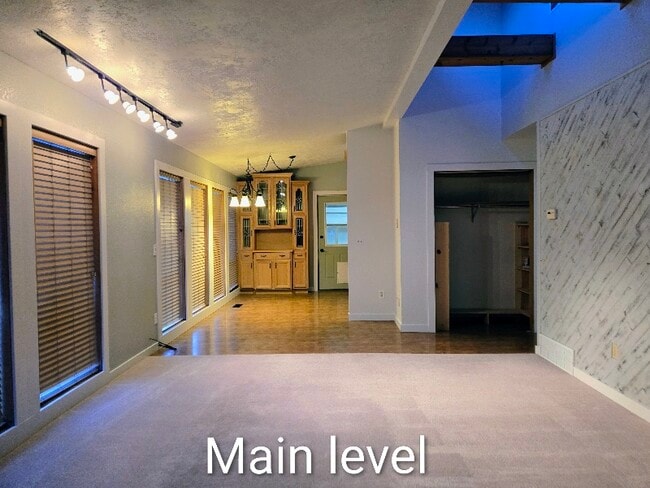 715 Sundance Dr in Green River, WY - Foto de edificio - Building Photo