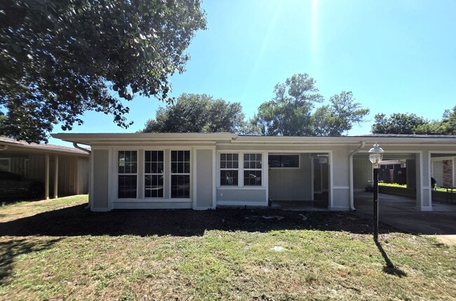 1930 Colony Dr in Irving, TX - Building Photo - Building Photo