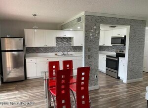 165 San Juan Cir in Melbourne, FL - Building Photo - Building Photo