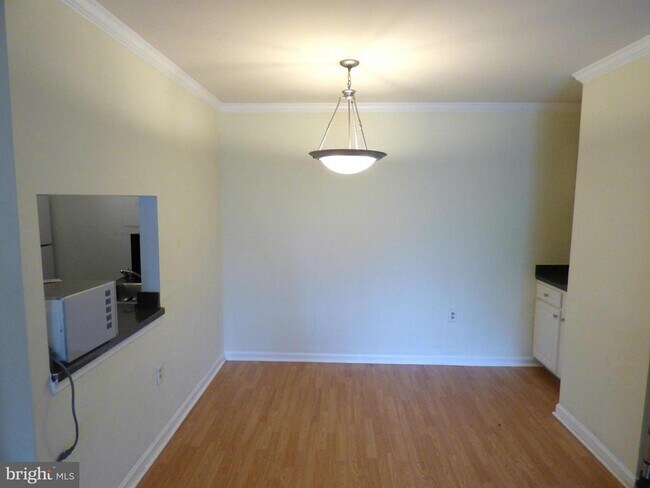 8205 Whispering Oaks Way-Unit -303 in Gaithersburg, MD - Building Photo - Building Photo