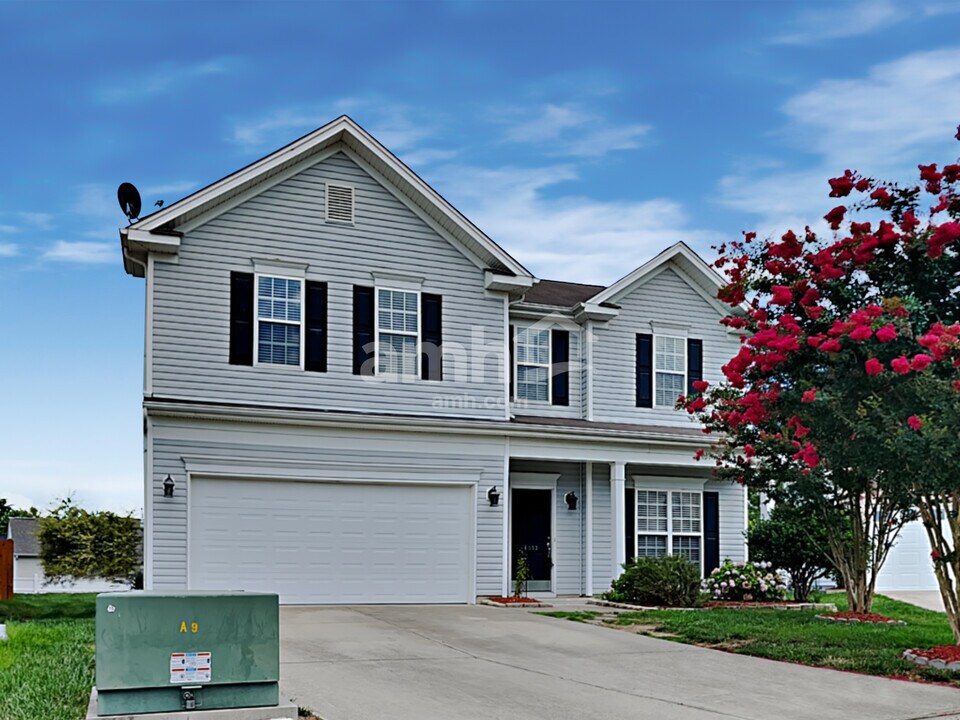 6352 Hedgewood Ln in High Point, NC - Building Photo
