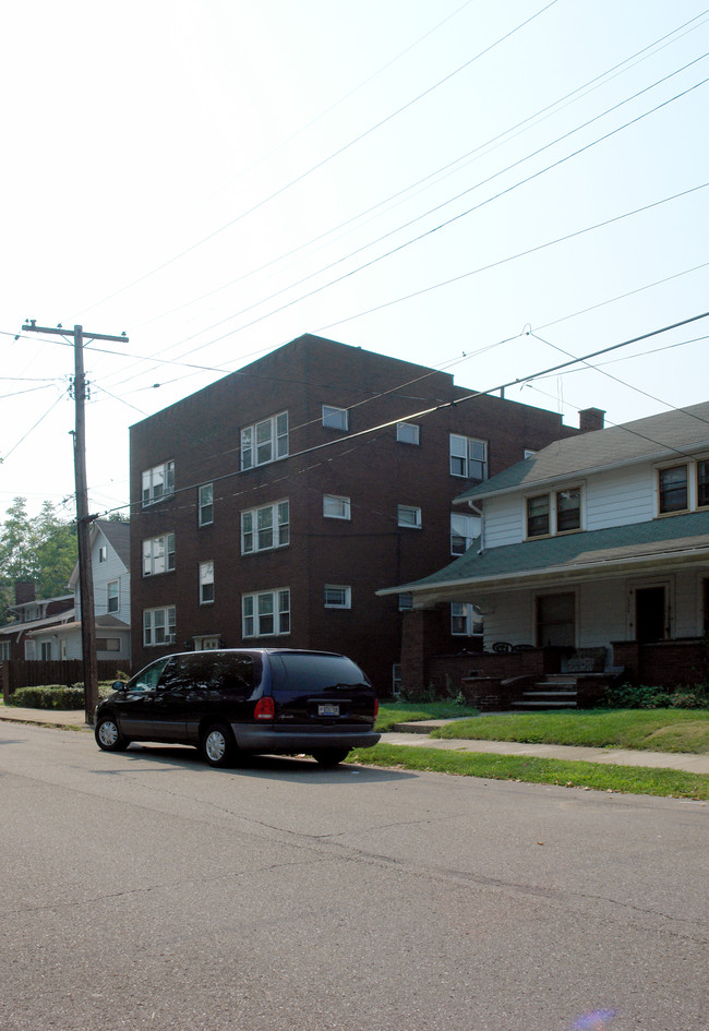 1320 9th St NW in Canton, OH - Building Photo - Building Photo