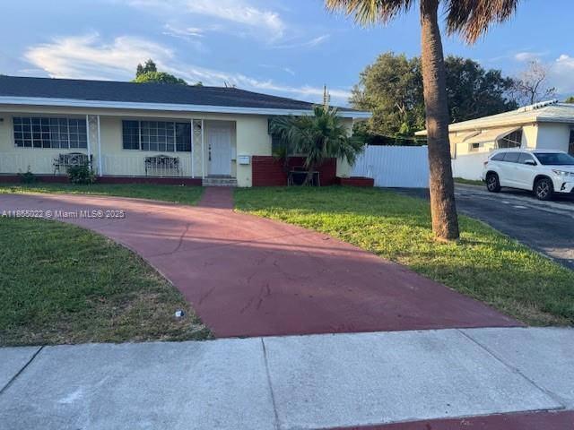 2233 NE 173rd St in North Miami Beach, FL - Building Photo - Building Photo